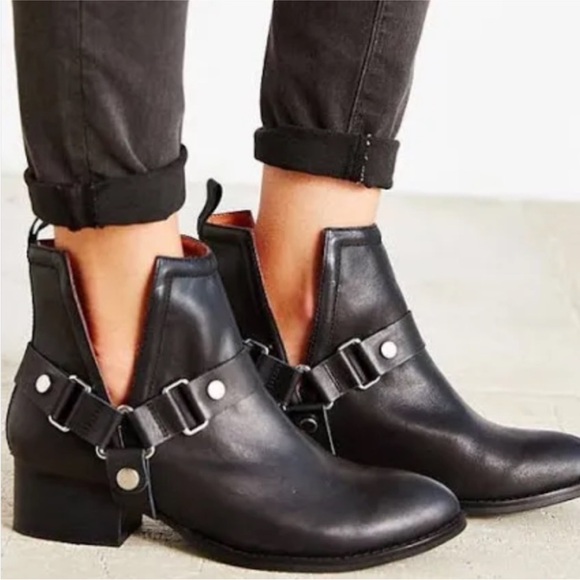 Jeffrey Campbell Shoes - Jeffrey Campbell black orwell harness booties leather short boots moto buckle 8